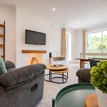 Apartment Simply Stunning 3 Bed With Free Parking